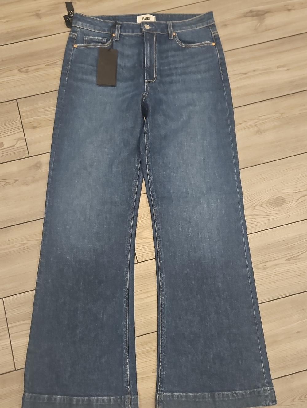 PAIGE Leenah 32in high rise in size 30